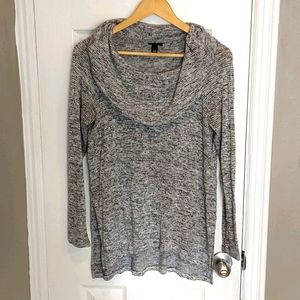 Lightweight cowl neck long sleeve tunic.